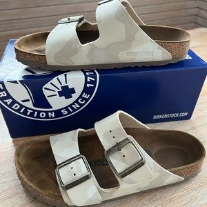 Birkenstock Arizona Desert Soil Camo Sand Sandals Size 38 EUC